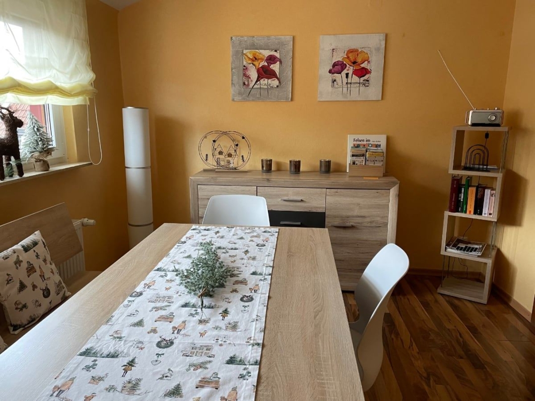 Haus-am-Kastanienwald-Dörrenbach-Ferienwohnung-Essbereich-1